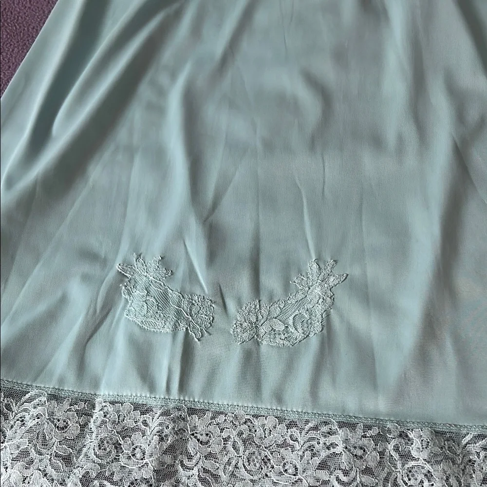 🎁Warner’s Beautiful Half Slip - Picture 2 of 5